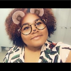 Meet your Posher, Jakara